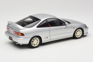 Honda Integra Type R DC2 Pre-Facelift Vogue Silver Metallic MotorHelix 1:18 M85202 Metall - pilt 3/8