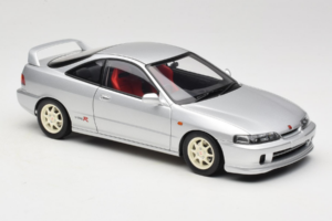 Honda Integra Type R DC2 Pre-Facelift Vogue Silver Metallic MotorHelix 1:18 M85202 Metall - pilt 6/8