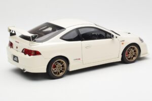 Honda Integra DC5 Type R Mugen Valge AUTOart 1:18 73251 Metall - pilt 3/8