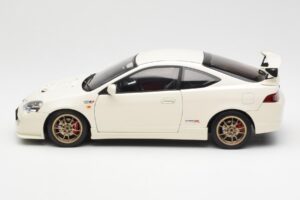 Honda Integra DC5 Type R Mugen Valge AUTOart 1:18 73251 Metall - pilt 4/8