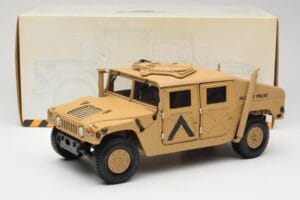 Hummer H1 AM General Military Police Exoto 1:18 01801 Metall - pilt 8/8