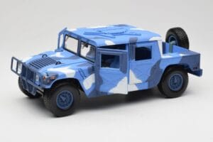 Hummer H1 Humvee Sinine & Valge Motormax 1:18 73157 Metall - pilt 2/8