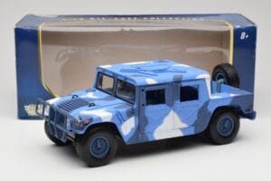 Hummer H1 Humvee Sinine & Valge Motormax 1:18 73157 Metall - pilt 8/8