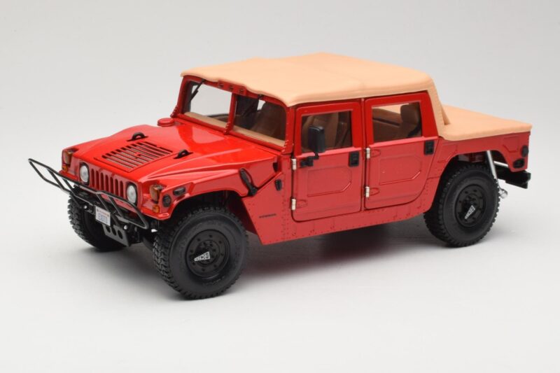 Hummer H1 Soft Top Punane Exoto 1:18 01805 Metall