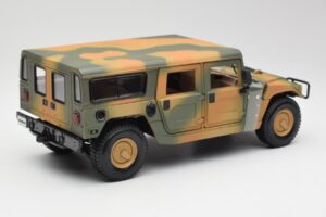 Hummer H1 Station Wagon Military Maisto 1:18 56049 Metall - pilt 3/8