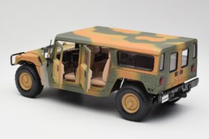 Hummer H1 Station Wagon Military Maisto 1:18 56049 Metall - pilt 5/8