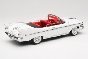 Imperial Crown Kabriolett Valge Road Signature 1:18 20138 Metall - pilt 3/8