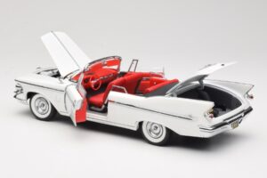 Imperial Crown Kabriolett Valge Road Signature 1:18 20138 Metall - pilt 5/8