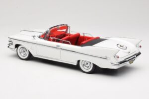 Imperial Crown Kabriolett Valge Road Signature 1:18 20138 Metall - pilt 7/8