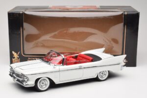 Imperial Crown Kabriolett Valge Road Signature 1:18 20138 Metall - pilt 8/8