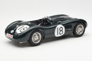 Jaguar C-Type #18 T. Rolt / D. Hamilton 24 Hours of Le Mans Winner 1953 CMC 1:18 M-195 Metall - pilt 2/6