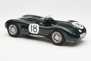 Jaguar C-Type #18 T. Rolt / D. Hamilton 24 Hours of Le Mans Winner 1953 CMC 1:18 M-195 Metall - pilt 5/6