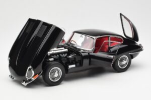 Jaguar E-Type 3.8 Series 1 Must Kyosho 1:18 08954BK Metall - pilt 2/8