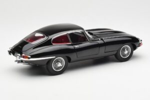 Jaguar E-Type 3.8 Series 1 Must Kyosho 1:18 08954BK Metall - pilt 3/8
