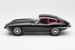 Jaguar E-Type 3.8 Series 1 Must Kyosho 1:18 08954BK Metall - pilt 4/8