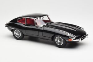 Jaguar E-Type 3.8 Series 1 Must Kyosho 1:18 08954BK Metall - pilt 6/8