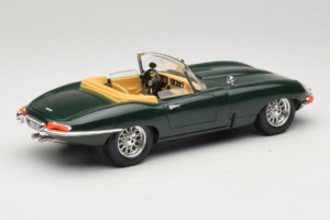 Jaguar E-Type Kabriolett Roheline Bburago 1:18 3026 Metall - pilt 3/8