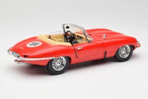 Jaguar E-Type Kabriolett Punane Bburago 1:18 3016 Metall - pilt 3/8