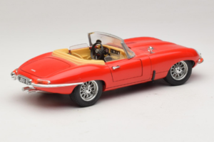 Jaguar E-Type Series 1 Kabriolett Punane Bburago 1:18 3038 Metall - pilt 3/8