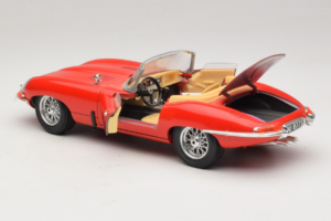 Jaguar E-Type Series 1 Kabriolett Punane Bburago 1:18 3038 Metall - pilt 5/8