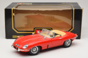Jaguar E-Type Series 1 Kabriolett Punane Bburago 1:18 3038 Metall - pilt 8/8