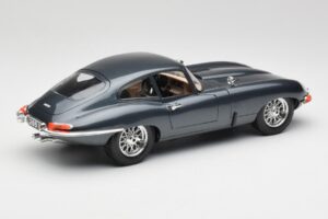 Jaguar E-Type Series 1 Roheline Bburago 1:18 3018-M1 Metall - pilt 5/8