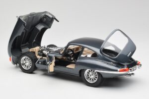 Jaguar E-Type Series 1 Roheline Bburago 1:18 3018-M1 Metall - pilt 7/8