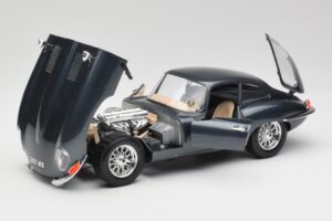 Jaguar E-Type Series 1 Roheline Bburago 1:18 3018-M1 Metall - pilt 8/8