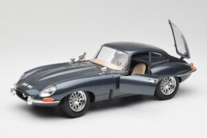 Jaguar E-Type Hall Bburago 1:18 30018 Metall - pilt 2/8