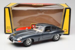 Jaguar E-Type Hall Bburago 1:18 30018 Metall - pilt 8/8
