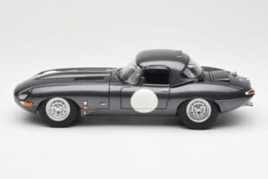 Jaguar E-Type Series 1 Coupe Lightweight Tumehall AUTOart 1:18 73647 Metall - pilt 4/8