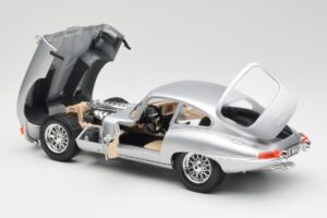 Jaguar E-Type Series 1 Hõbedane Bburago 1:18 3018-M2 Metall - pilt 5/8