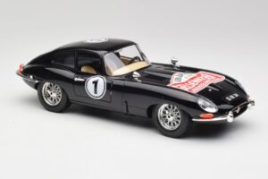 Jaguar E-Type Series 1 #1 British Racing Green Bburago 1:18 3018-M3 Metall - pilt 6/8