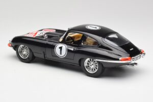 Jaguar E-Type Series 1 #1 British Racing Green Bburago 1:18 3018-M3 Metall - pilt 7/8