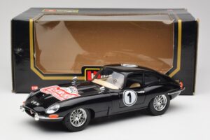 Jaguar E-Type Series 1 #1 British Racing Green Bburago 1:18 3018-M3 Metall - pilt 8/8