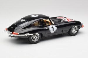 Jaguar E-Type Series 1 #1 British Racing Green Bburago 1:18 3018-M3 Metall - pilt 3/8