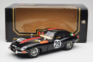 Jaguar E-Type #29 Must Bburago 1:18 3018-M4 Metall - pilt 8/8