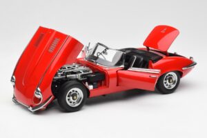 Jaguar E-Type Roadster Series III V12 Punane AUTOart 1:18 73523 Metall - pilt 2/8