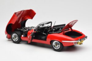 Jaguar E-Type Roadster Series III V12 Punane AUTOart 1:18 73523 Metall - pilt 5/8