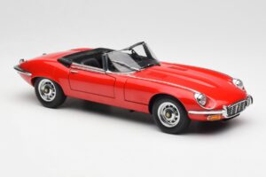 Jaguar E-Type Roadster Series III V12 Punane AUTOart 1:18 73523 Metall - pilt 6/8