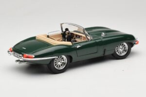 Jaguar E-Type Series 1 Roadster Roheline Bburago 1:18 3016-M1 Metall - pilt 3/8