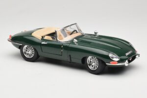 Jaguar E-Type Series 1 Roadster Roheline Bburago 1:18 3016-M1 Metall - pilt 6/8