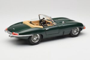 Jaguar E-Type Series 1 Roadster Roheline Bburago 1:18 3018-M5 Metall - pilt 3/8