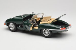 Jaguar E-Type Series 1 Roadster Roheline Bburago 1:18 3018-M5 Metall - pilt 5/8