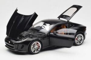 Jaguar F-Type R X152 Matt Must AUTOart 1:18 73652 Komposiit - pilt 2/8