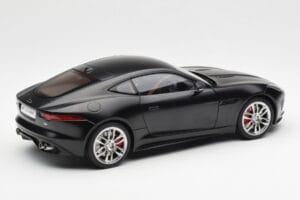 Jaguar F-Type R X152 Matt Must AUTOart 1:18 73652 Komposiit - pilt 3/8