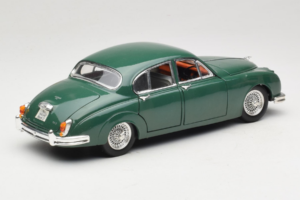 Jaguar Mark II Roheline Tchibo 1:18 49420 Metall - pilt 3/8