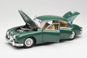 Jaguar Mk II British Racing Roheline Maisto 1:18 50287 Metall - pilt 2/8