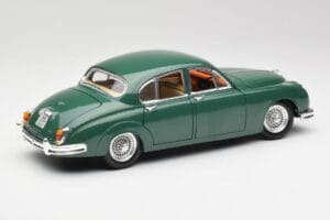 Jaguar Mk II British Racing Roheline Maisto 1:18 50287 Metall - pilt 3/8