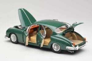 Jaguar Mk II British Racing Roheline Maisto 1:18 50287 Metall - pilt 5/8